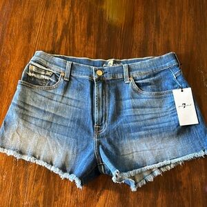 NWT 7 For All Mankind Size 32. Raw hem